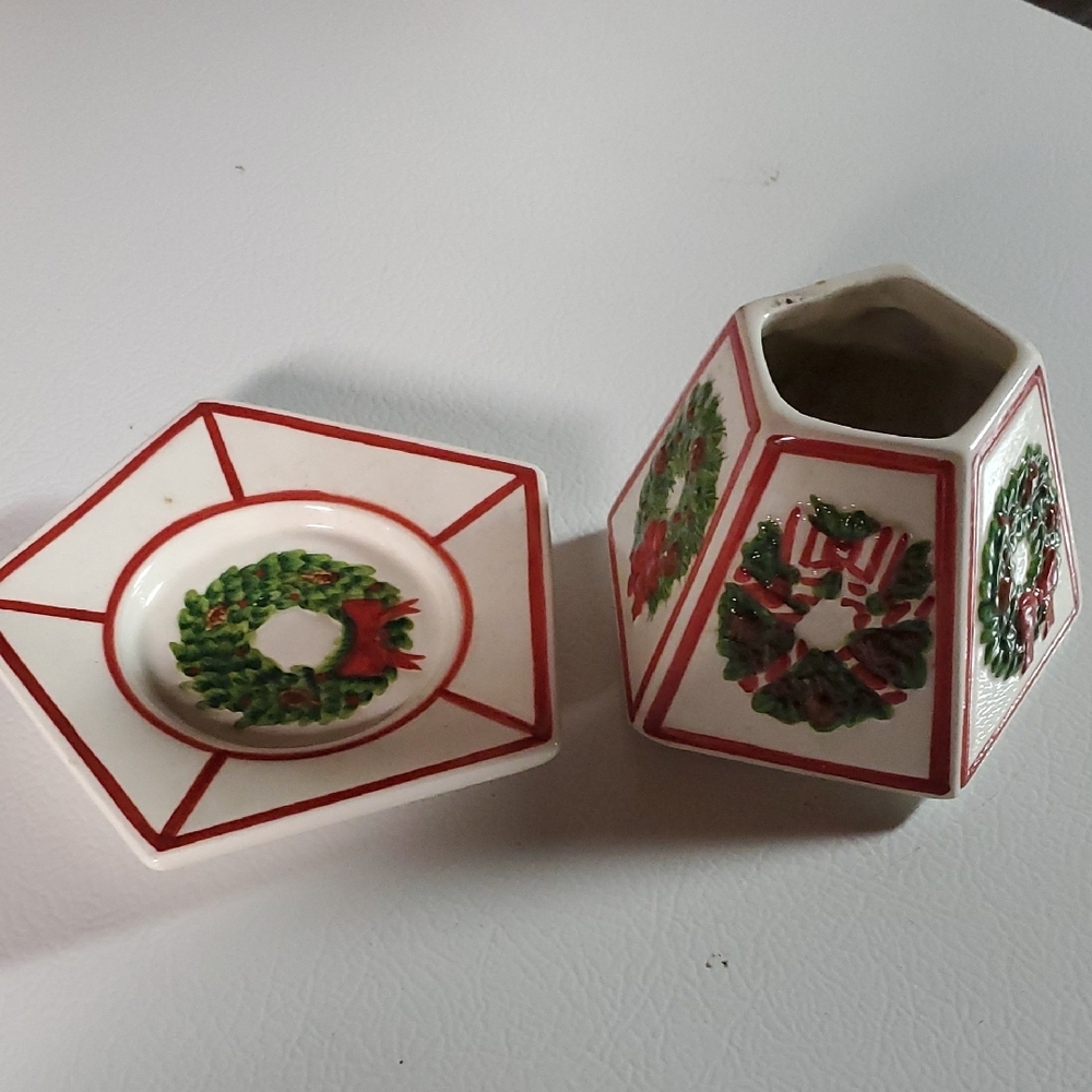 Festive Holiday Candle Holder Set - Red and Green